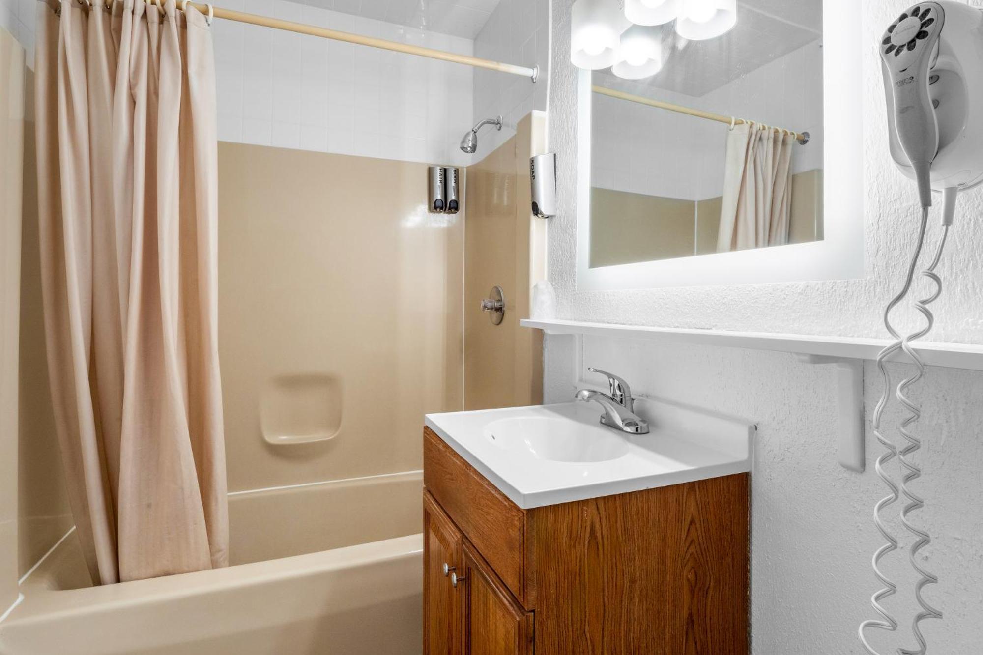 Americas Best Value Inn Jonesville/Hillsdale Eksteriør bilde