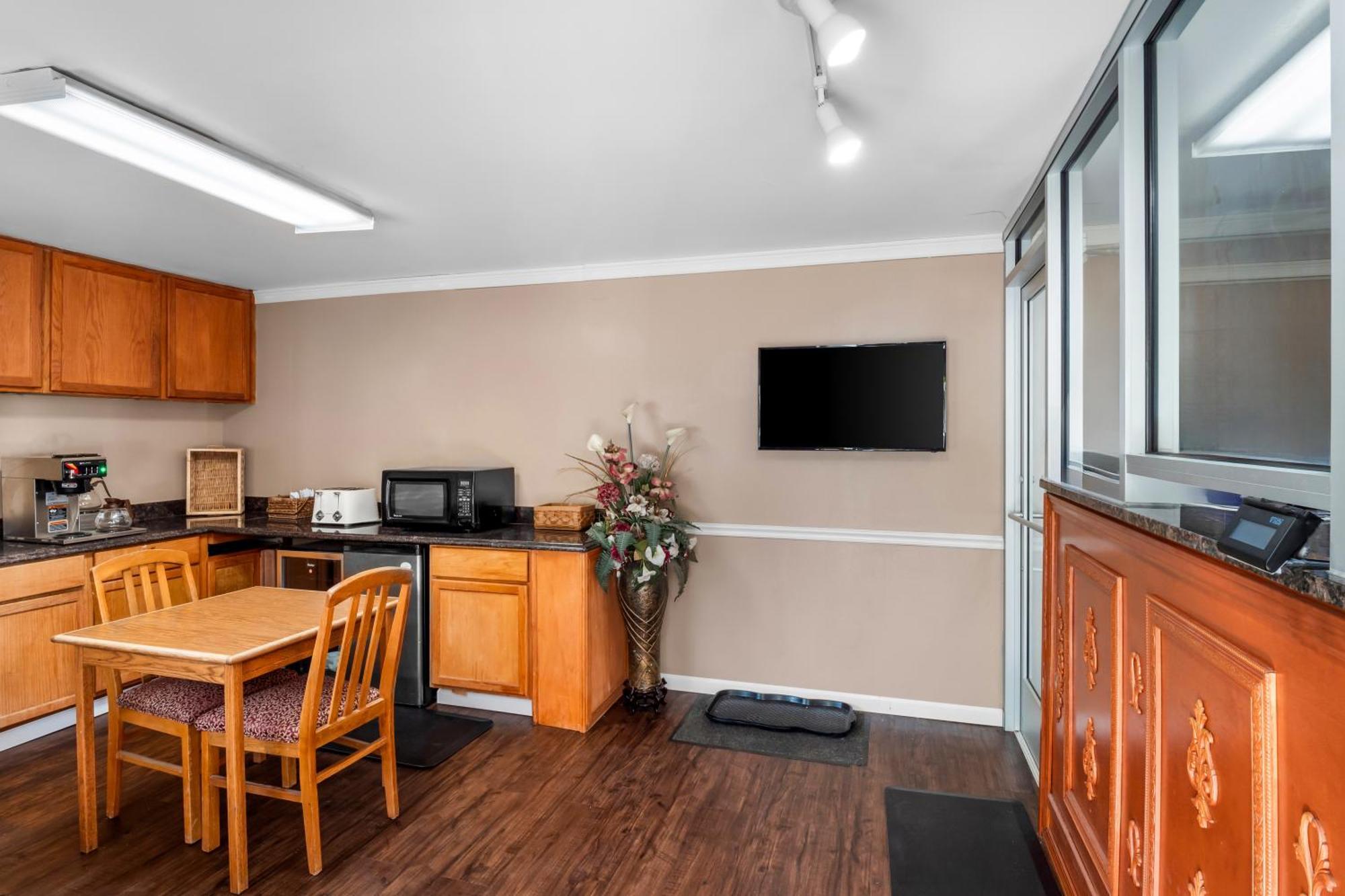 Americas Best Value Inn Jonesville/Hillsdale Eksteriør bilde